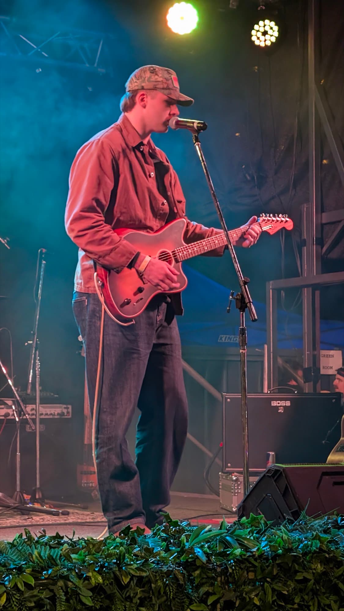 Kai Rennie singing at the Golden Belt Buckle